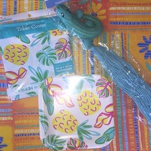 🍍 Bright Pineapple Party plates and tablecover